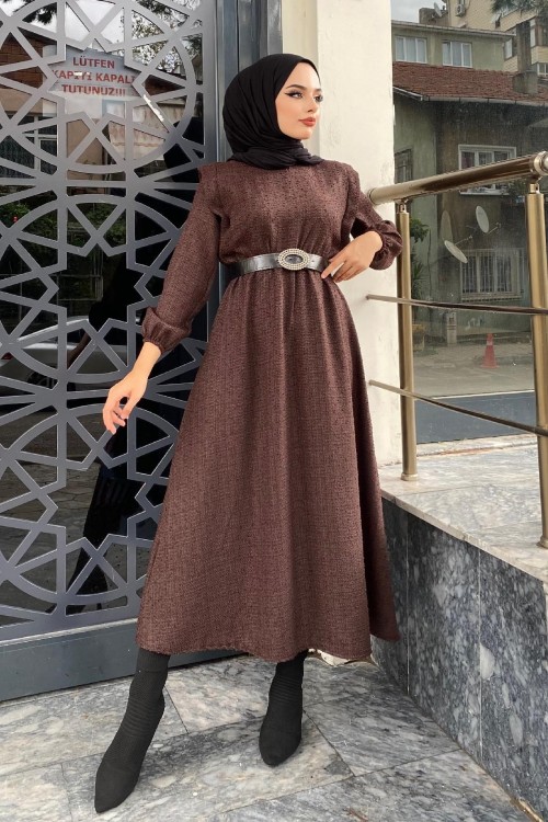 Beli Lastikli Kemerli Elbise Kahverengi