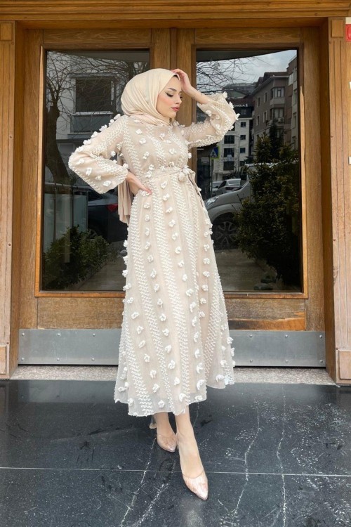 Beli Lastikli Ponpon Elbise Bej