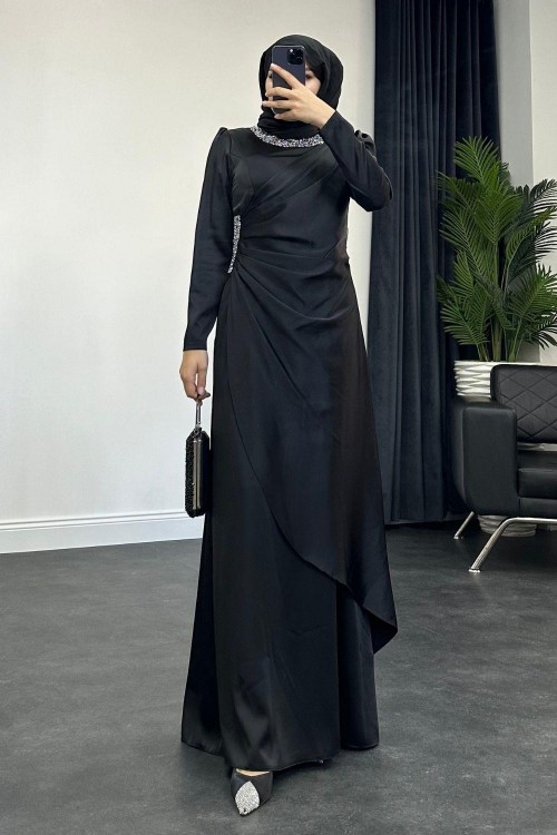 Beli Ve Boynu İşlemeli Saten Abiye Siyah