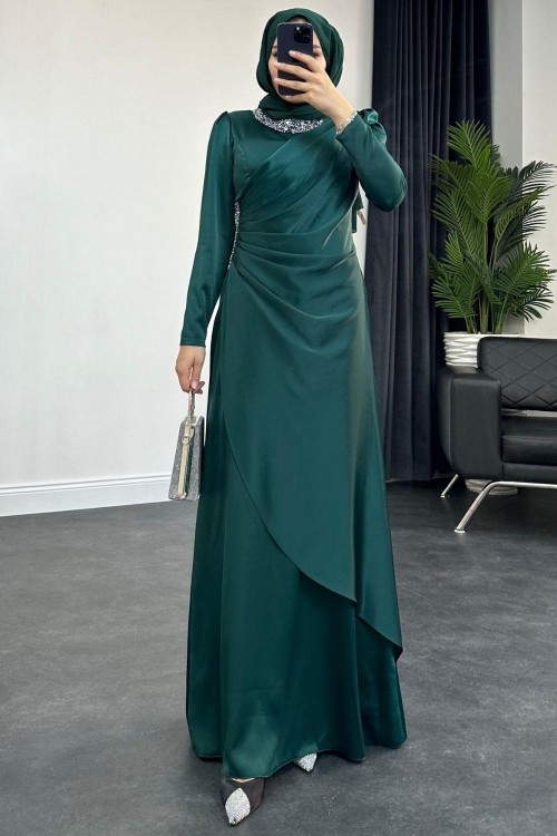 Beli Ve Boynu İşlemeli Saten Abiye Zümrüt