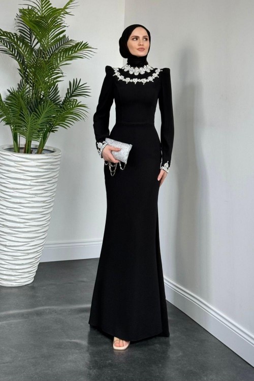 Bloom Kolu Ve Boynu Taşlı Abiye Siyah