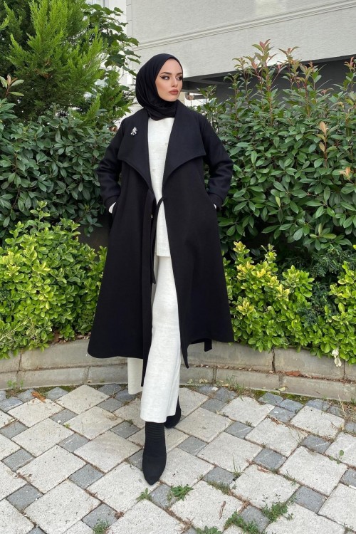 Bronş Detaylı Yandan Bağlamalı Kaşe Kaban Siyah