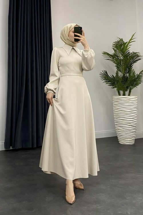 Carey Scuba Yakası Taşlı Elbise Bej