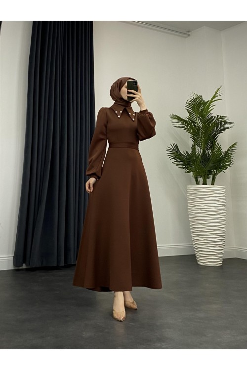 Carey Scuba Yakası Taşlı Elbise Kahverengi