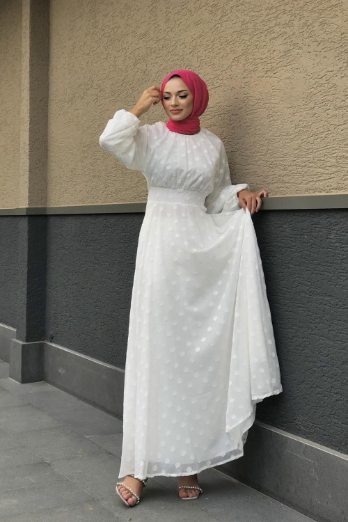Çiçel İşlemeli Beli Kemerli Elbise Beyaz