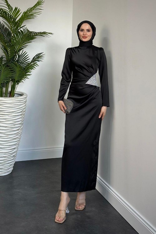 Dianora Yanı Üçgen Taşlı Saten Abiye Siyah