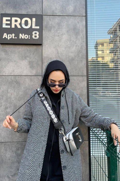 Düğmeli Kapşonlu Kap Siyah