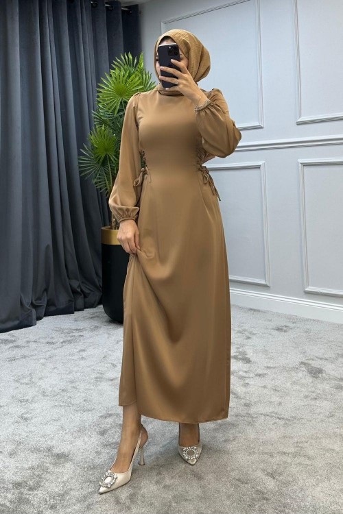 Elenor Belden Bağlamalı Saten Tesettür Elbise Vizon