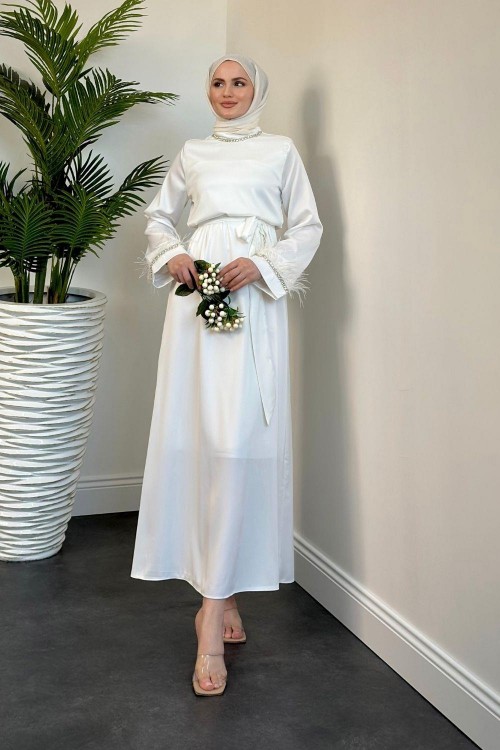 Farzeen Boynu Taşlı Saten Abiye Beyaz