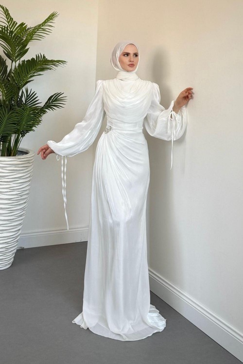 Jenika Omzu Ve Beli Taşlı Abiye Beyaz