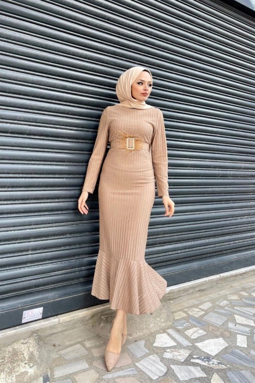 Kemeri Tüylü Kendinden Çizgili Elbise Camel