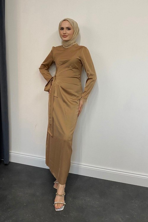 Kol Saçaklı Saten Abiye Sütlü Kahve