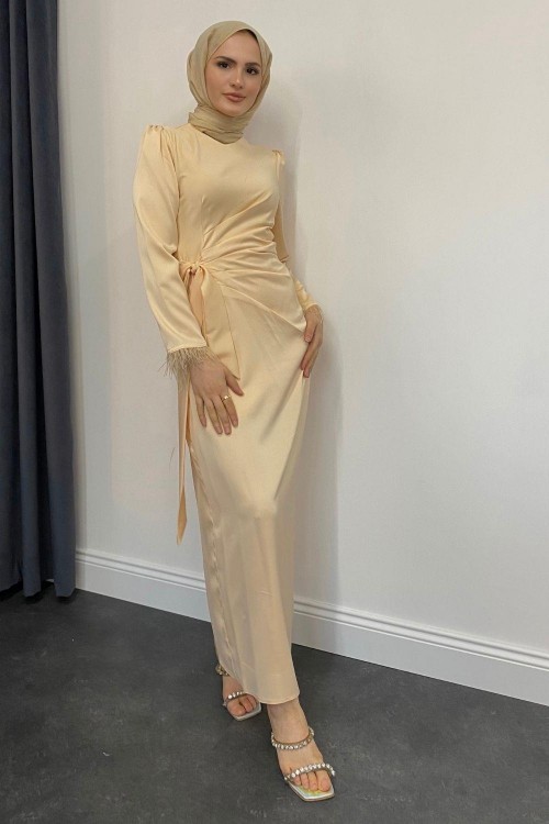 Kol Saçaklı Saten Abiye Krem