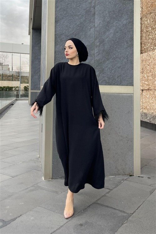 Kolları Tüylü Kuşaklı Elbise Siyah