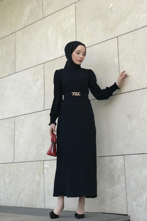 Kollları Lastikli Zincir Kemerli Bürümcük Elbise Siyah