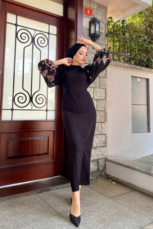 Kolu İşlemeli Balon Kol Elbise Siyah