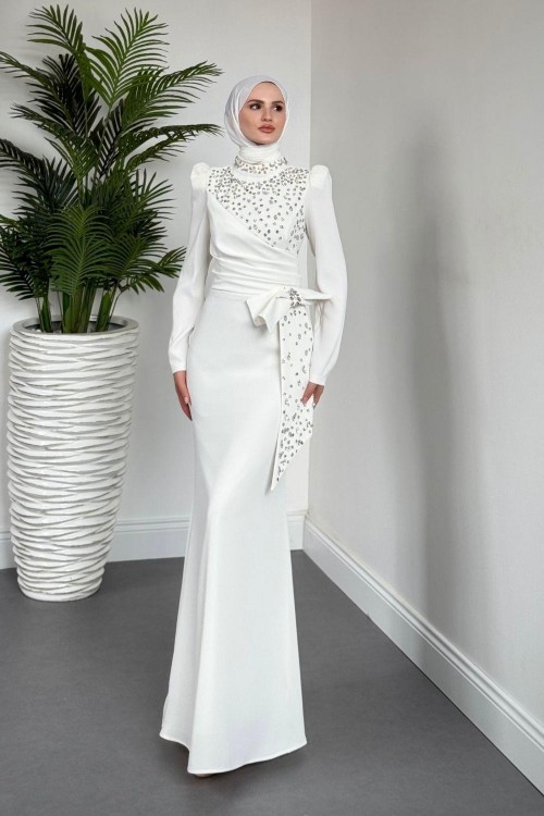 Lalissa Yandan Fiyonklu Taşlı Krep Abiye Beyaz