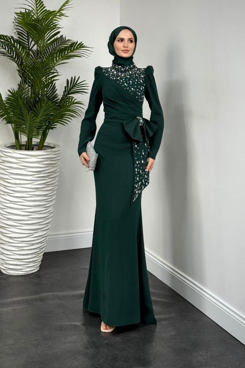 Lalissa Yandan Fiyonklu Taşlı Krep Abiye Zümrüt