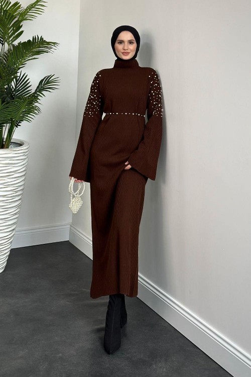 Maya Omzu İncili Triko Elbise Kahverengi