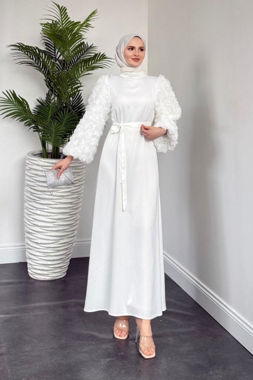 Neva Kolları Güllü Boynu Boncuklu Elbise Beyaz