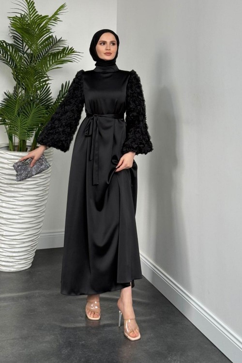 Neva Kolları Güllü Boynu Boncuklu Elbise Siyah