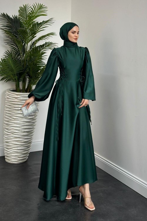 Orya Yanları Sıkmalı Saten Abiye Zümrüt