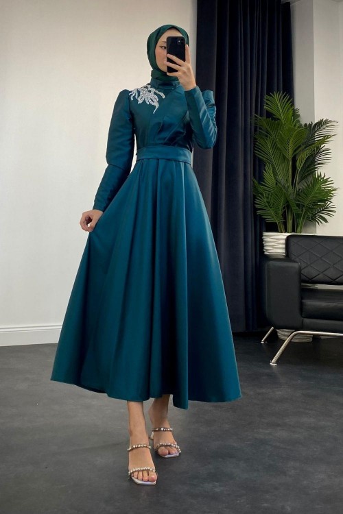 Tia Omzu Taşlı Abiye Tafta Abiye Zümrüt