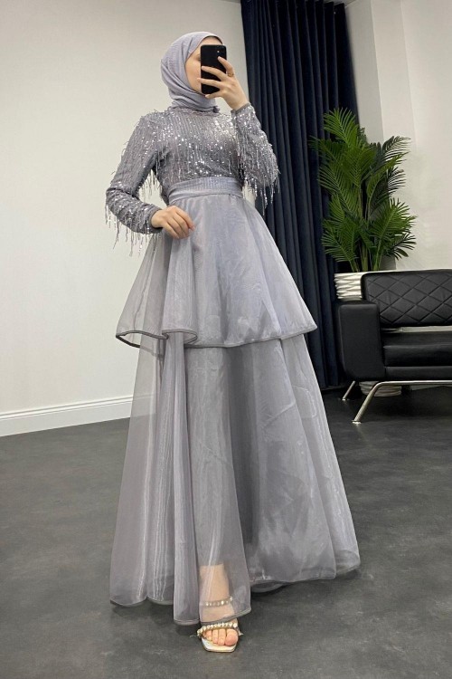 Üstü Püsküllü Altı Kat Kat Abiye Gri