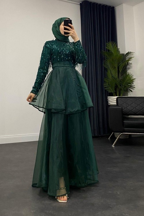 Üstü Püsküllü Altı Kat Kat Abiye Zümrüt