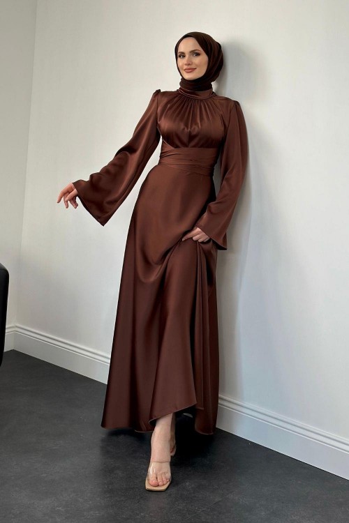 Violet İspanyol Kol Belden Bağlama Saten Elbise Kahverengi