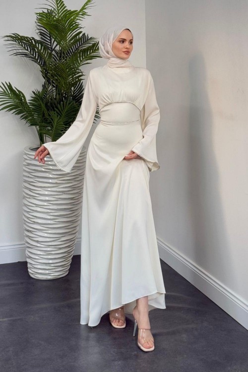Vlasi Kolu Ve Beli Baget Taşlı Saten Abiye Beyaz