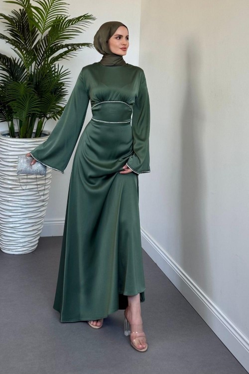 Vlasi Kolu Ve Beli Baget Taşlı Saten Abiye Yeşil