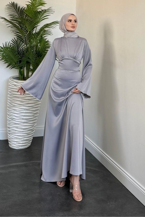 Vlasi Kolu Ve Beli Baget Taşlı Saten Abiye Gri