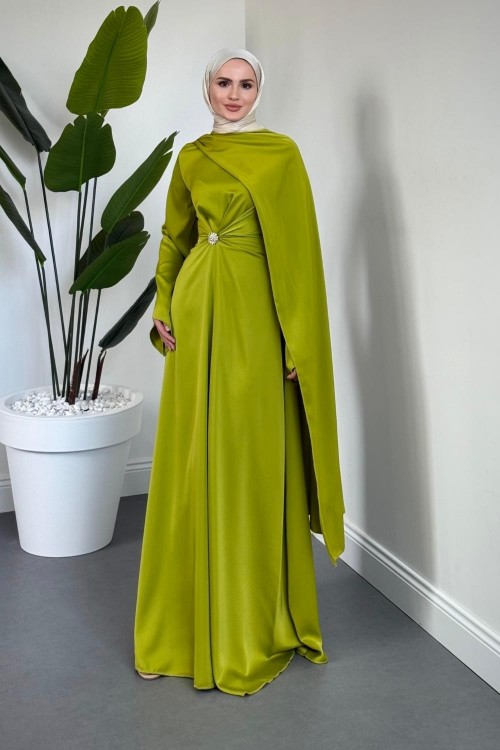 Wave Broşlu Pelerinli Saten Abiye Yağ Yeşili