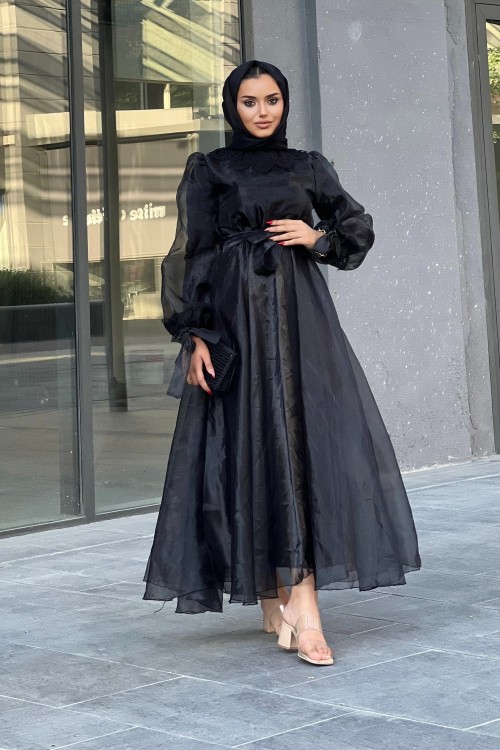 Yakası ve Kolu Dantelli Tül Abiye Siyah