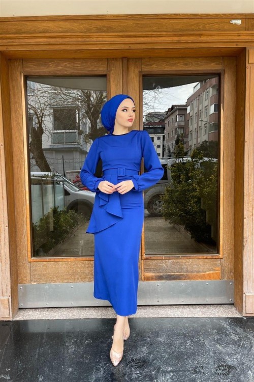 Yanı Fırfırlı Kemerli Krep Elbise Saks