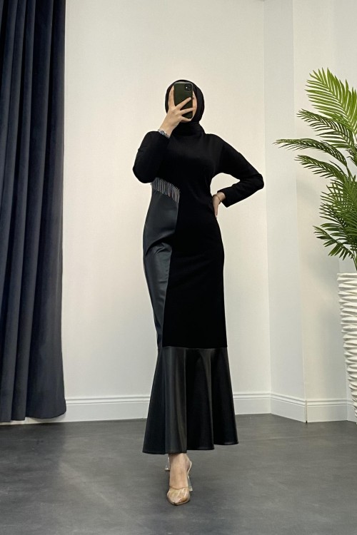 Yeşim Zincirli Elbise Siyah