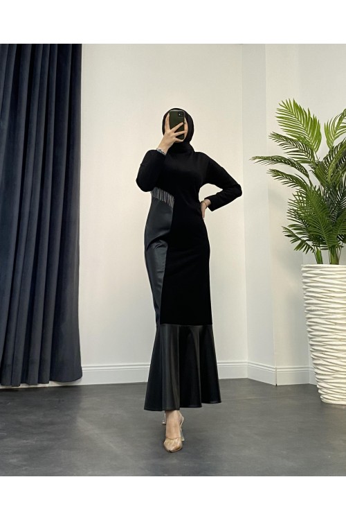 Yeşim Zincirli Elbise Siyah